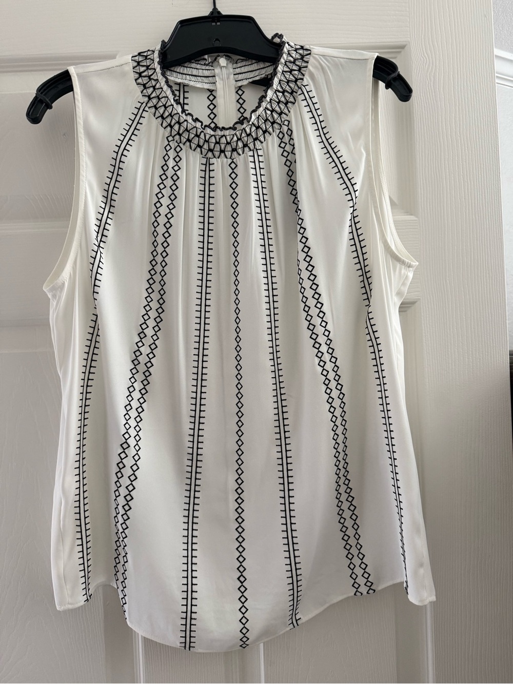 White House Black Market White Sleeveless Embroidered Neckline Camisole